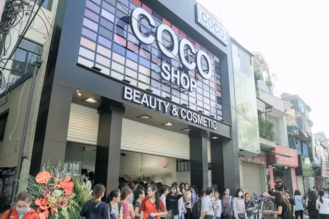 Coco Shop chuyên cung cấp các loại mỹ phẩm chính hãng đến từ Hàn Quốc, Nhật Bản, Mỹ, Anh…