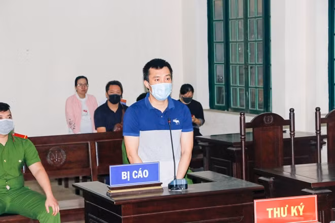 Đặng Văn Tỉnh lĩnh bản án 12 tháng tù về tội Chống người thi hành công vụ.