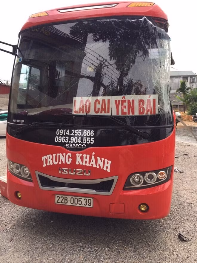 Vụ tai nạn khiến một hành khách trên xe tử vong