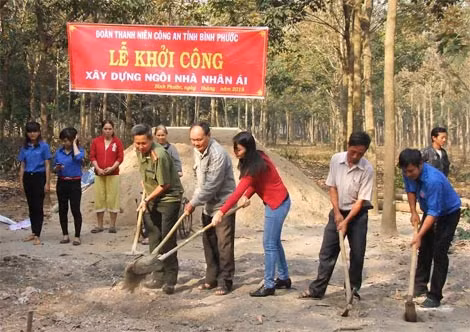 Lễ khởi công xây dựng ngôi nhà nhân ái.
