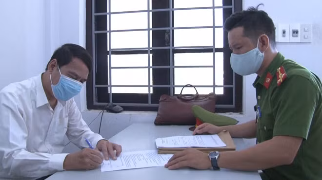 Công an làm việc với Tôn Thất Điệp.