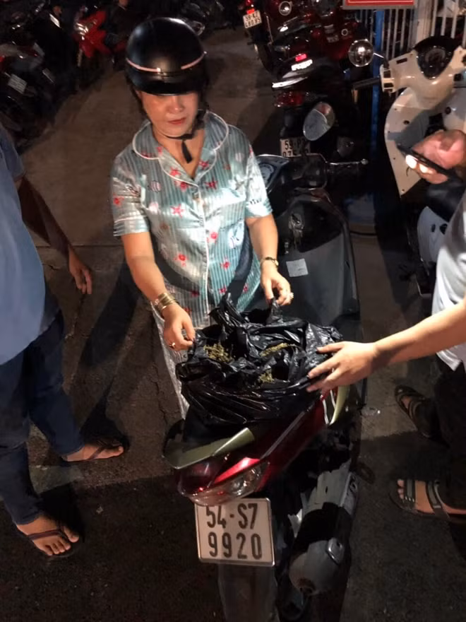 Đối tượng Linh lúc bị bắt quả tang.