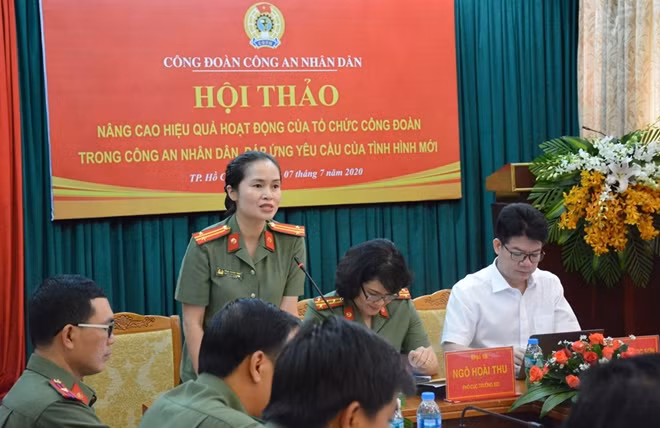 Trung tá Công Thanh Thảo phát biểu ý kiến.