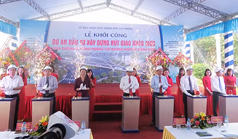 Cầu vòm sắt đầu tiên ở Hà Nội trước ngày thông xe ảnh 10