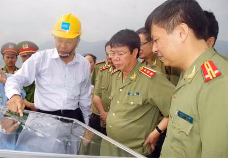 Thứ trưởng Bùi Văn Nam kiểm tra công tác đảm bảo ANTT tại KKT Vũng Áng.