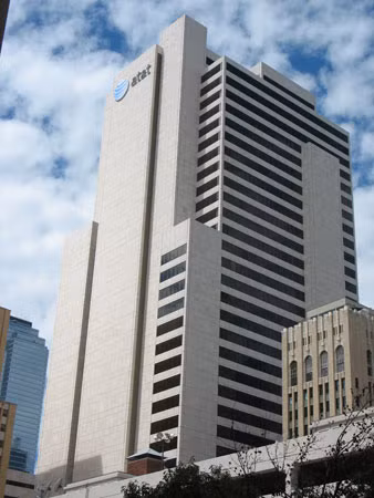 Tháp Whitacre, trụ sở tập đoàn viễn thông AT&T ở Dallas, bang Texas.