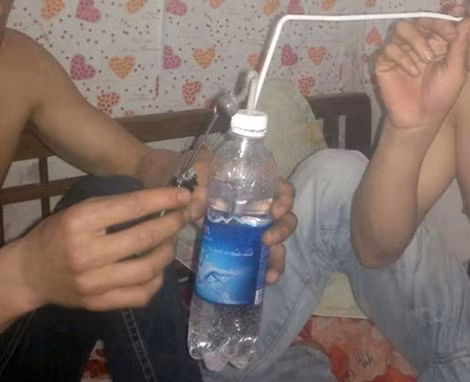 Thú “đập đá”, con đường hủy hoại tương lai.
