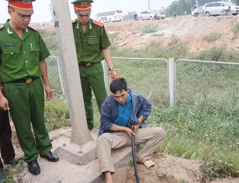 Hình ảnh thực nghiệm hiện trường vụ trộm cáp.