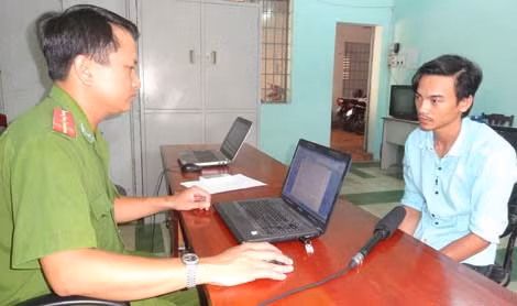 Công an TP Vũng Tàu lấy lời khai của Trần Thanh Đoàn.