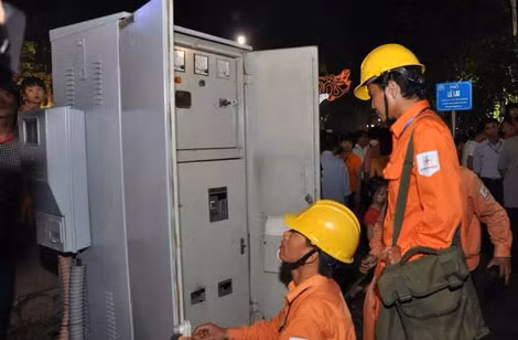 Năm 2015 có nhiều yếu tố tác động tiêu cực lên giá điện.