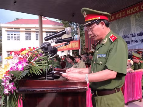 Thiếu tướng Bùi Tiến Cam, Phó Tư lệnh Cảnh sát cơ động phát biểu tại buổi Lễ.