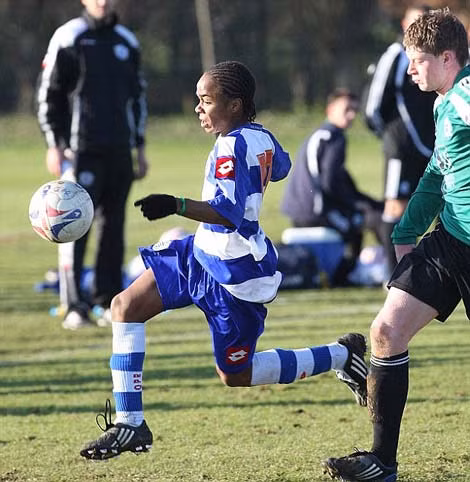 Sterling khi còn thi đấu ở đội trẻ QPR.