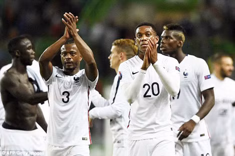 Martial và Evra trong màu áo ĐT Pháp.