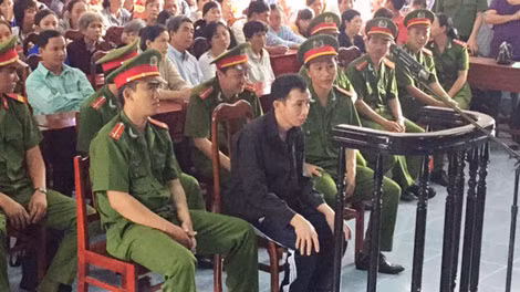 Bị cáo Trần Quốc Gia. Bị cáo Trần Quốc Gia.