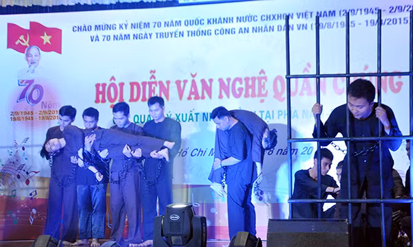 Tiết mục “Dậy mà đi”.