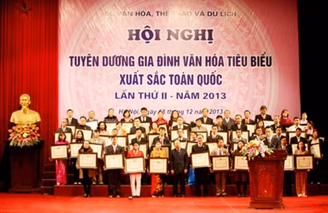 Nhiều hội nghị, hội thảo nhưng chất lượng danh hiệu "Gia đình văn hóa" không tăng lên.