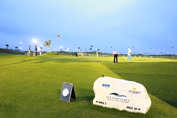 FLC Samson Golf Links là địa điểm diễn ra giải đấu Faros Golf Tournament.