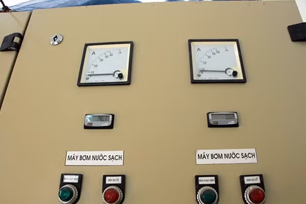 Hệ thống đồng hồ nằm ở vị trí con số 0.