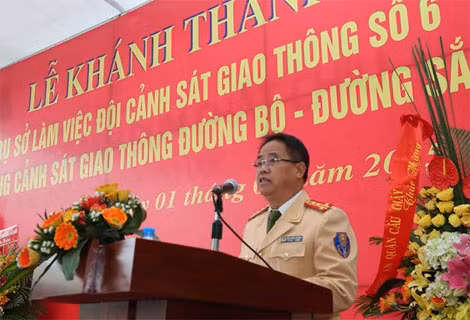 Đại tá Đào Vịnh Thắng, Trưởng Phòng CSGT Công an TP Hà Nội phát biểu tại buổi Lễ.
