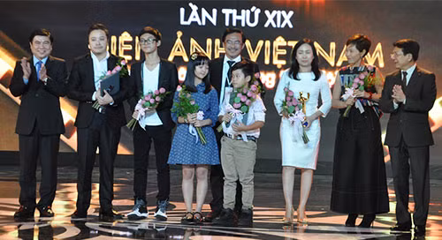 “Tôi thấy hoa vàng trên cỏ xanh” đoạt Bông sen vàng
