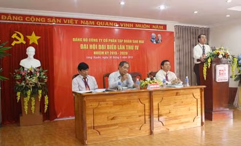 Đồng chí Lê Thanh Thuấn - Bí thư Đảng ủy Tập đoàn Sao Mai phát biểu tại Đại hội.