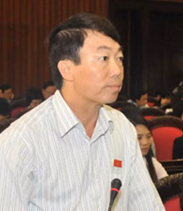 Đại biểu Nguyễn Doãn Khánh.
