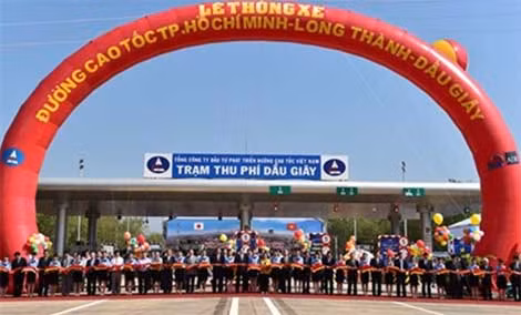 Lễ thông xe.