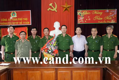 Lãnh đạo Công an tỉnh Phú Thọ khen thưởng cho lực lượng PC45.