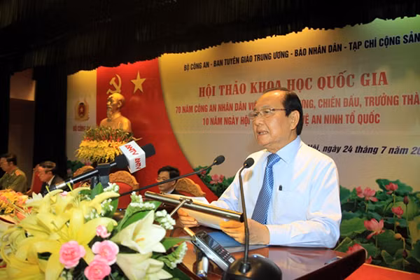 Đồng chí Lê Thanh Hải, Ủy viên Bộ Chính trị, Bí Thư Thành ủy TP Hồ Chí Minh phát biểu tham luận tại Hội thảo Đồng chí Lê Thanh Hải, Ủy viên Bộ Chính trị, Bí Thư Thành ủy TP Hồ Chí Minh phát biểu tham luận tại Hội thảo