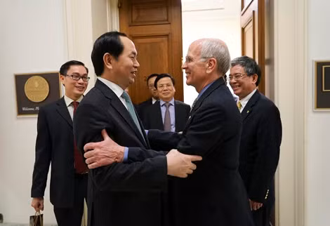 Bộ trưởng Trần Đại Quang và Hạ nghị sĩ Peter Welch.