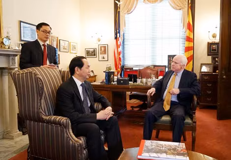 Bộ trưởng Trần Đại Quang hội kiến với Thượng nghị sĩ John McCain.