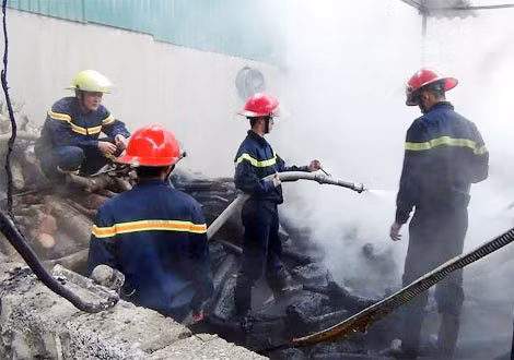 Hiện trường vụ cháy tại khu vực giặt là Công ty Chưởng Phú, TPTH.