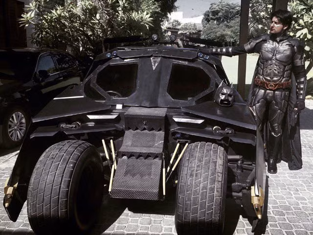 Hình dáng của chiếc Batmobile rất "hầm hố"