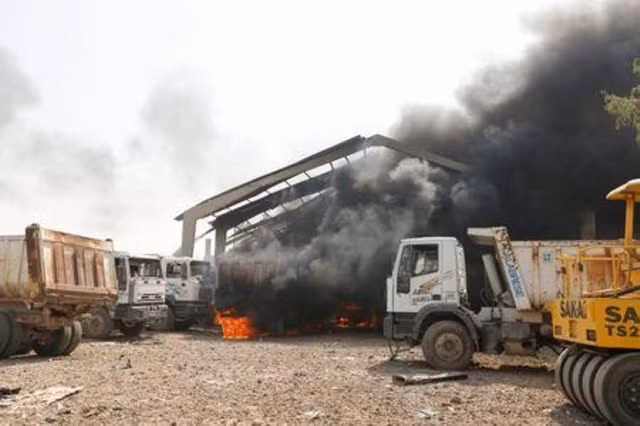 Hiện trường vụ nổ kho vũ khí Baghdad, Iraq chiều ngày 2-9 (Ảnh: Reuteurs) Hiện trường vụ nổ kho vũ khí Baghdad, Iraq chiều ngày 2-9 (Ảnh: Reuteurs)