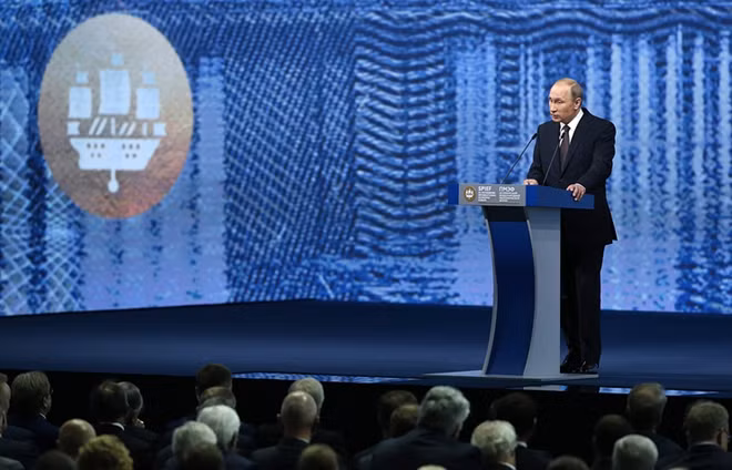 Tổng thống Nga Putin phát biểu tại Diễn đàn kinh tế Quốc tế St Peterburg