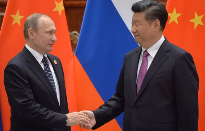 Tổng thống Nga Putin (trái)-Chủ tịch Trung Quốc Tập Cận Bình tại Hội nghị G-20