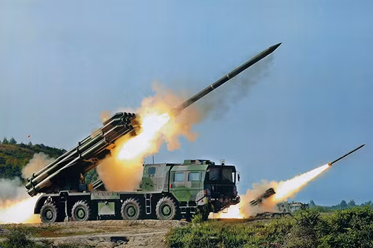 Iskander khai hỏa trong một cuộc tập trận ở Kaliningrad năm 2015 Iskander khai hỏa trong một cuộc tập trận ở Kaliningrad năm 2015