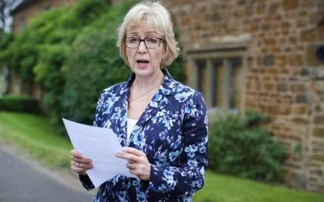 Bà Leadsom