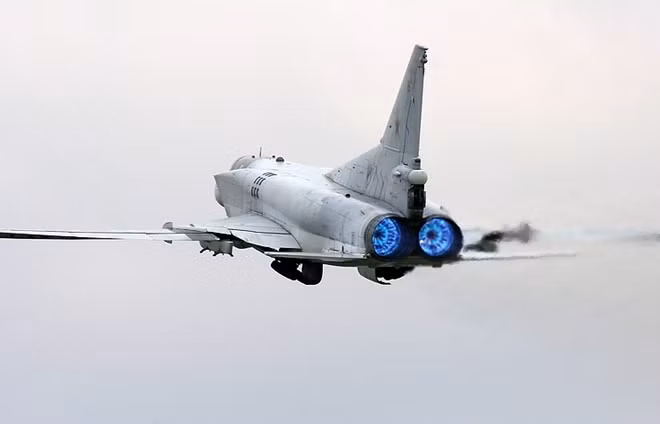 Được phép của chính phủ Iran, máy bay chiến đấu bắt đầu sử dụng căn cứ Hamadan để tiêu diệt bọn khủng bố ở Syria