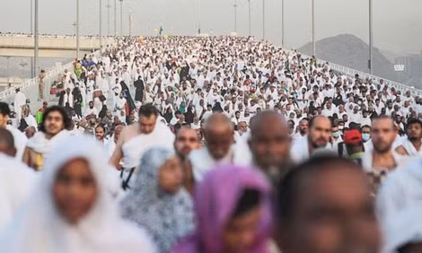 Ước tính có khoảng 3 triệu người khắp nơi trên thế giới đổ về Thánh địa Mecca dự lễ hội hành hương năm nay. (ảnh: AP).
