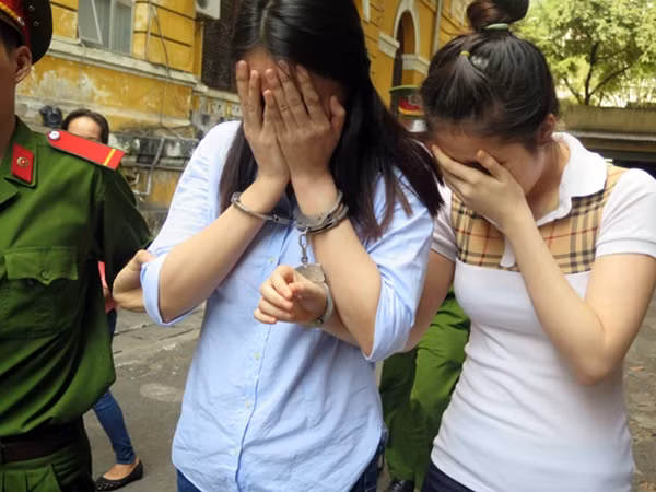 Bị cáo Trân và Yến.