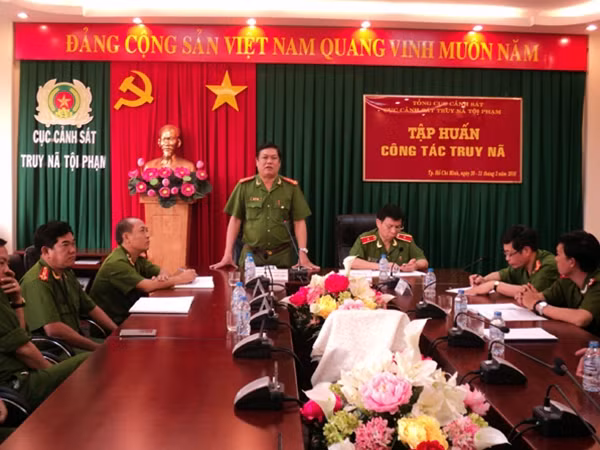 Đại tá Lê Tấn Tảo, Phó Tổng cục trưởng Tổng cục Cảnh sát phát biểu chỉ đạo tại buổi lễ.
