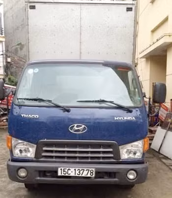 Xe ô tô chở nước, kẹo xuất xứ từ Trung Quốc.
