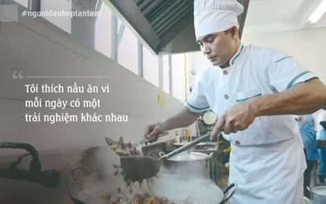 Mỗi khi thức ăn bị thừa nhiều, vị bếp trưởng thường hỏi các vận động viên, cán bộ trung tâm lý do và ăn tiếp phần thức ăn thừa để rút kinh nghiệm, nhằm cải thiện chất lượng cũng như khẩu vị trong lần sau. Khi còn nấu bếp tại các nhà hàng, Huy cũng thực hiện những công việc tương tự khi khách quen bỏ thừa nhiều đồ ăn đã gọi.
