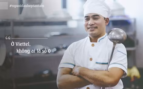 Sau hơn một năm, những nhân viên của Huy đều trưởng thành và có thể tự đứng bếp độc lập (làm việc như một bếp trưởng). Đây là một trong những thành quả khiến Nguyễn Khắc Huy tự hào nhất. Ảnh: Trần Thọ, Nguyễn Tuấn.