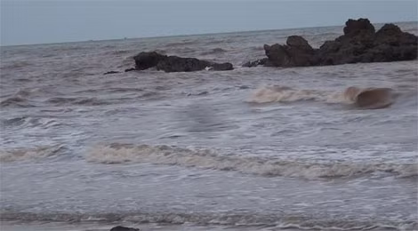 Hiện trường nơi các em nhỏ ra tắm biển. Hiện trường nơi các em nhỏ ra tắm biển.
