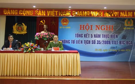 Thứ trưởng Lê Quý Vương; Thứ trưởng Bộ Tài chính Trần Xuân Hà tại Hội nghị. Ảnh Việt Hưng. Thứ trưởng Lê Quý Vương; Thứ trưởng Bộ Tài chính Trần Xuân Hà tại Hội nghị. Ảnh Việt Hưng.