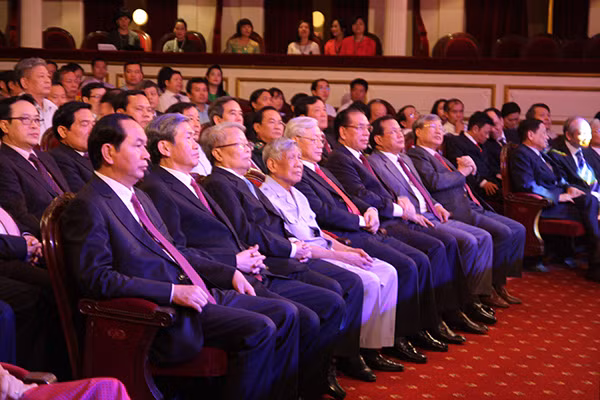 Tổng Bí thư Nguyễn Phú Trọng cùng các đại biểu dự buổi Lễ.