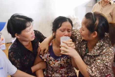Vụ 3 nữ sinh bị lũ cuốn ở Quảng Ninh: Nỗi đau xé lòng người ở lại ảnh 3 Vụ 3 nữ sinh bị lũ cuốn ở Quảng Ninh: Nỗi đau xé lòng người ở lại ảnh 3