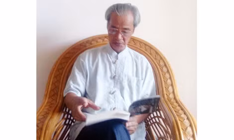 Nhà văn Xuân Đức. Nhà văn Xuân Đức.